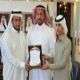 طالب جامعي يكرم العمران لتسارع التطوير بتعليم حائل